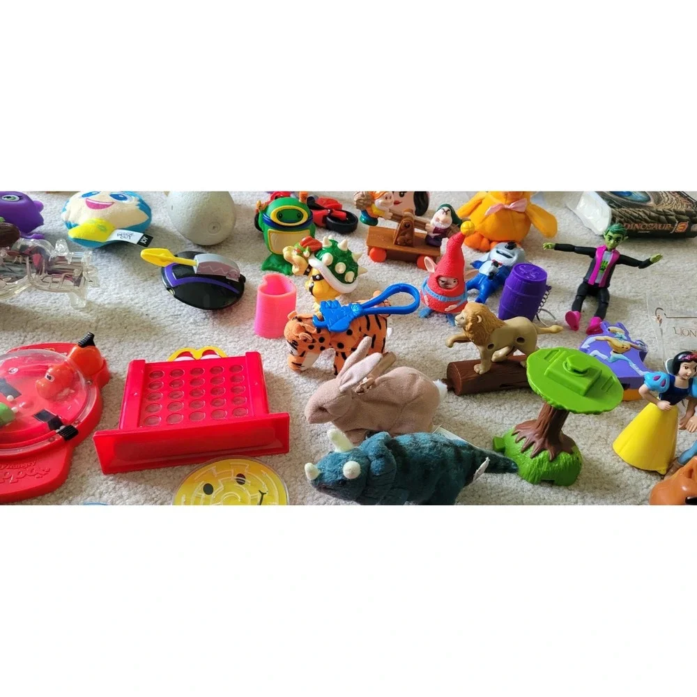 Huge Lot (92) of Vintage Mostly McDonalds Toys! Disney, & More‎